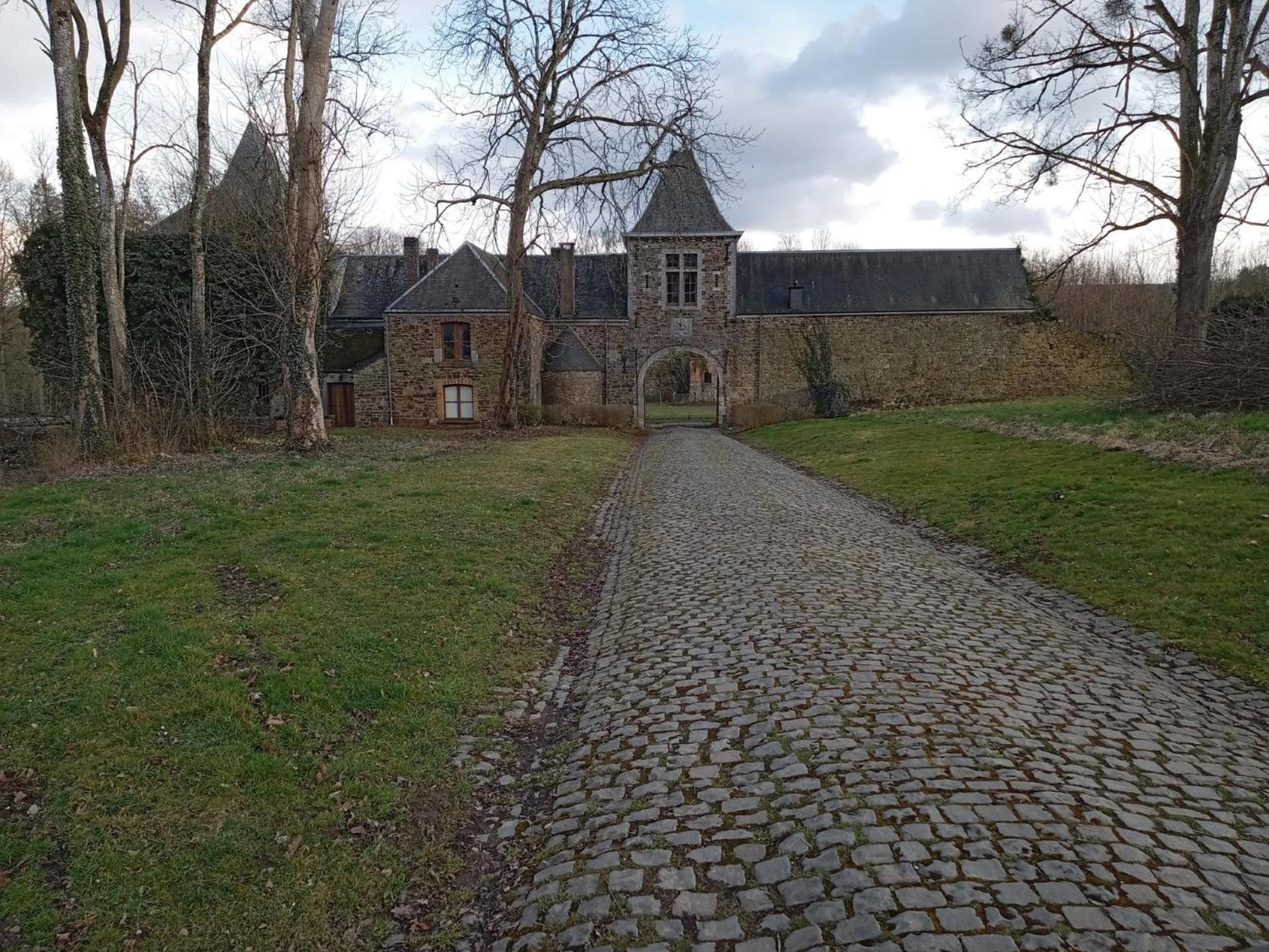 Le Vieux Noyer Bed & Breakfast Nassogne Dış mekan fotoğraf